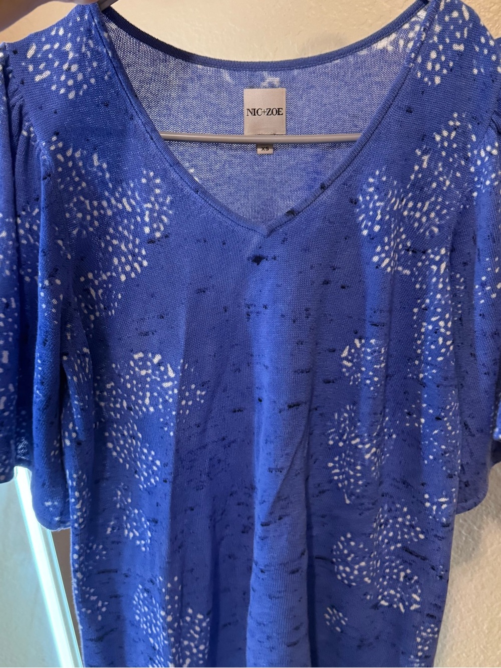 NIC+ZOE Cobalt Blue V-Neck Knit Tunic with White Dot Pattern